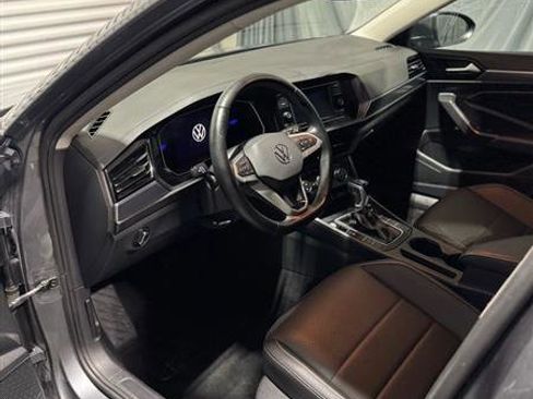 Used 2024 Volkswagen Jetta SE FWD image 8
