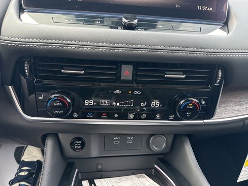 New 2026 Nissan Rogue Platinum w/ Platinum Premium Package image 18