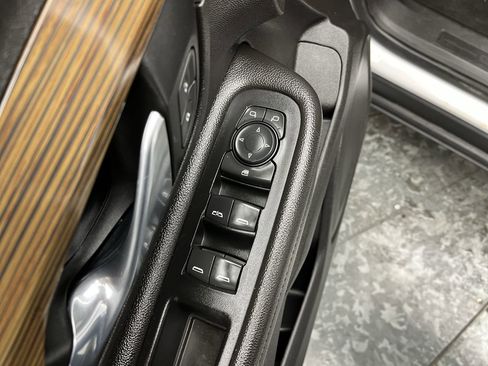 Used 2018 GMC Terrain SLE w/ Driver Convenience Package image 7