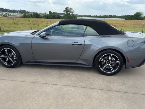Used 2025 Ford Mustang Premium RWD image 6