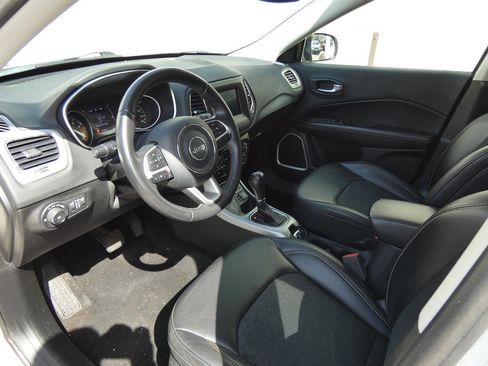 Used 2019 Jeep Compass Latitude AWD/4WD image 10