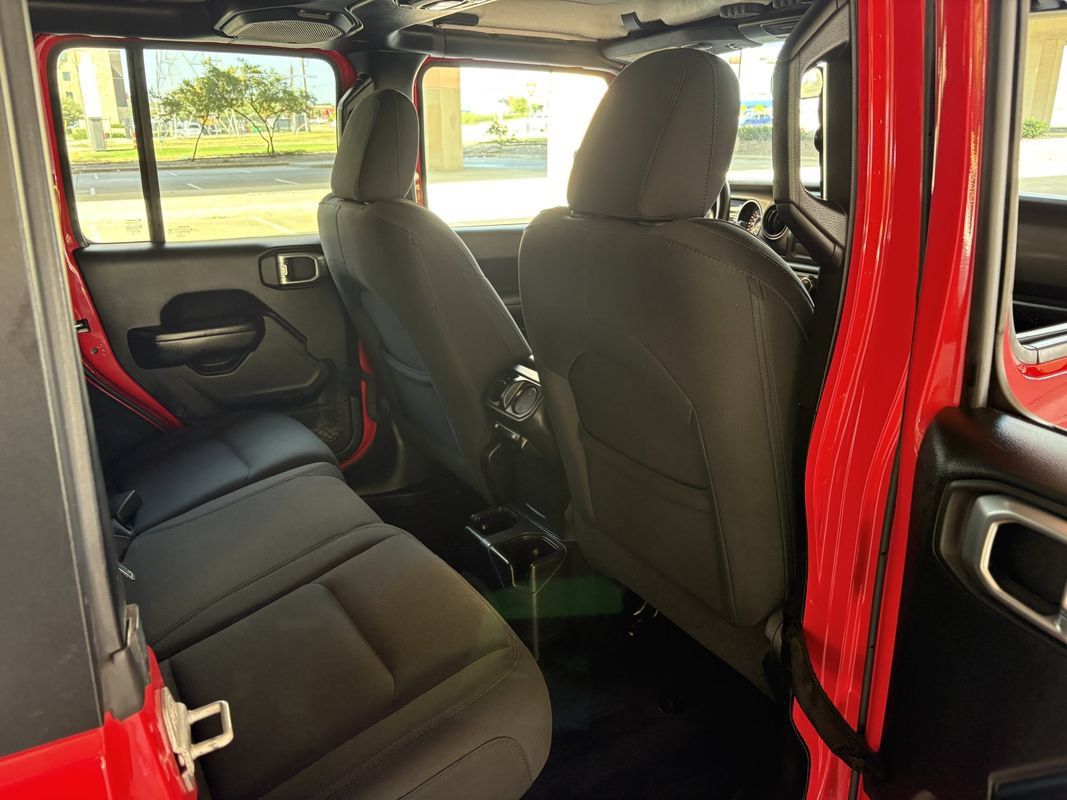 Used 2018 Jeep Wrangler Unlimited Sport S AWD/4WD image 28