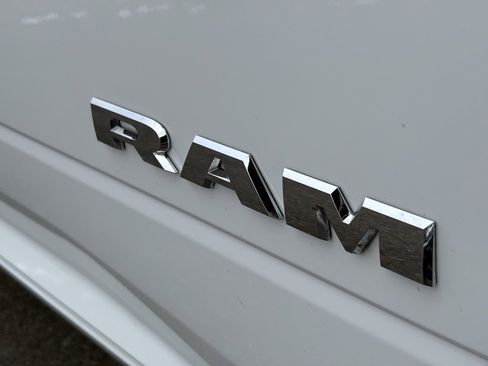 Used 2024 RAM 3500 Big Horn image 12