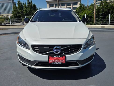 Used 2016 Volvo V60 T5 Cross Country w/ Convenience Package AWD/4WD image 8