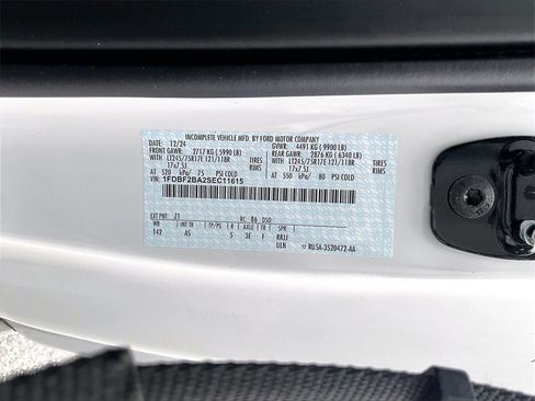 New 2025 Ford F250 XL w/ XL Chrome Package image 18