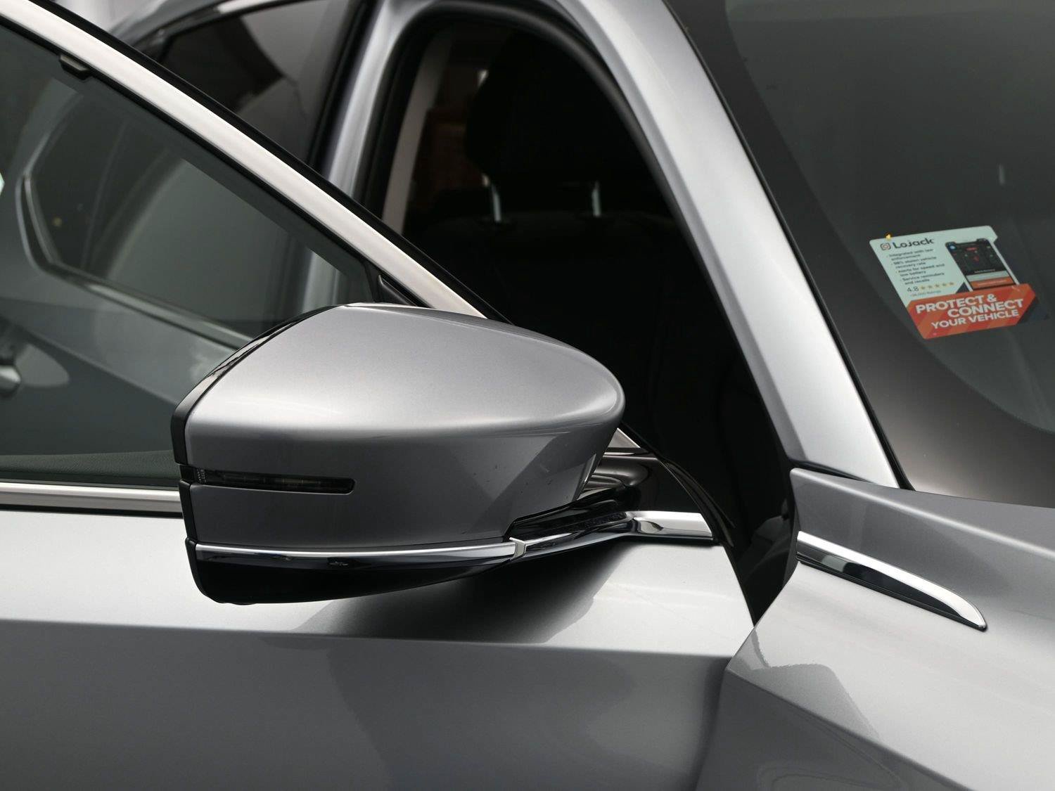 Certified 2025 Acura MDX SH-AWD image 18