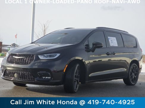 Used 2022 Chrysler Pacifica Limited w/ S Appearance Package image 14