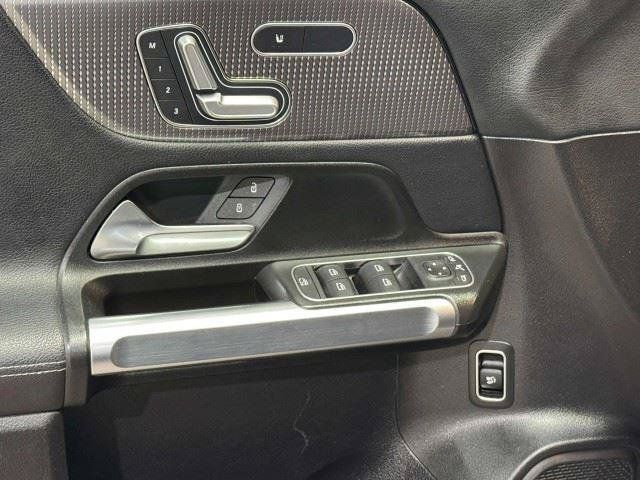 Used 2021 Mercedes-Benz GLB 250 image 29