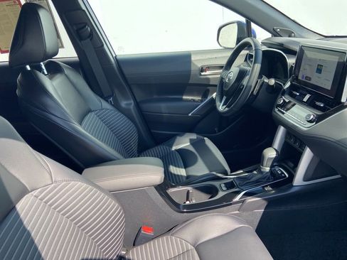 Used 2024 Toyota Corolla Cross XSE w/ Convenience Package image 6