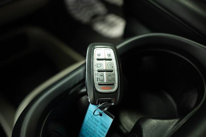 Used 2023 Chrysler Pacifica Touring-L FWD image 24