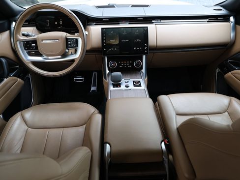 Used 2023 Land Rover Range Rover Autobiography AWD/4WD image 4