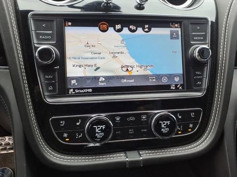 Used 2018 Bentley Bentayga image 36