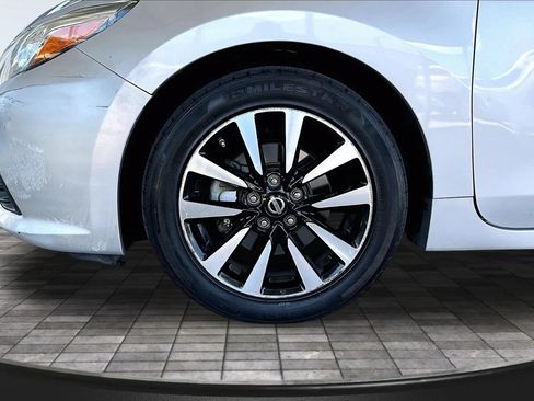 Used 2018 Nissan Altima 2.5 SL FWD image 30