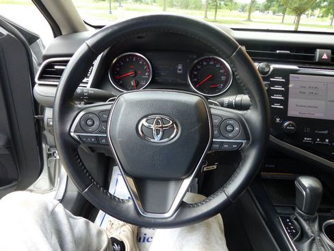 Used 2019 Toyota Camry XSE FWD image 26