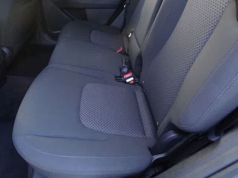 Used 2025 Kia Sportage LX FWD image 7