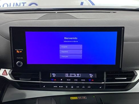 Used 2025 Toyota Sienna XLE w/ XLE Plus Package image 17