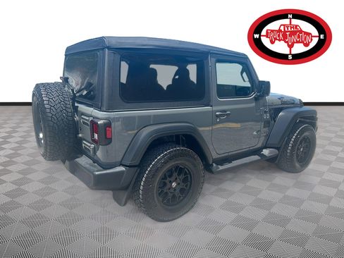 Used 2019 Jeep Wrangler Sport AWD/4WD image 7