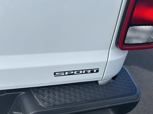 Used 2020 Jeep Gladiator Sport w/ Quick Order Package 24S image 11