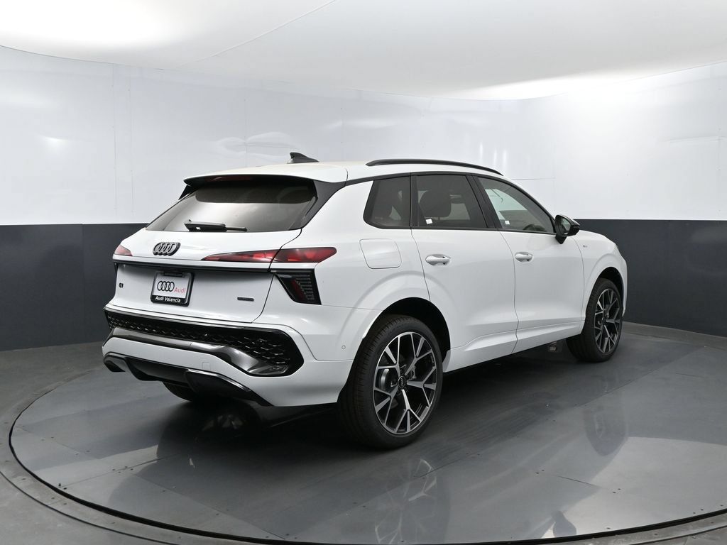 New 2026 Audi Q3 quattro 2.0T AWD/4WD image 25