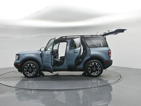 Used 2023 Ford Bronco Sport Outer Banks w/ Tech Package image 41