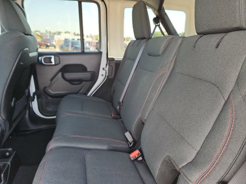 New 2025 Jeep Wrangler Unlimited Rubicon w/ Technology Group image 18