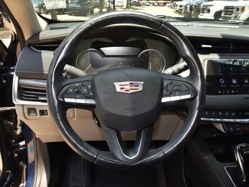 Used 2020 Cadillac XT4 Premium Luxury w/ Cold Weather Package FWD image 22