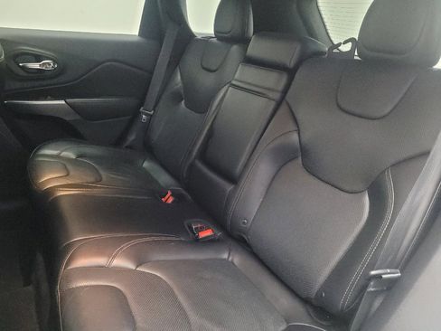 Used 2019 Jeep Cherokee Limited w/ Technology Group image 18