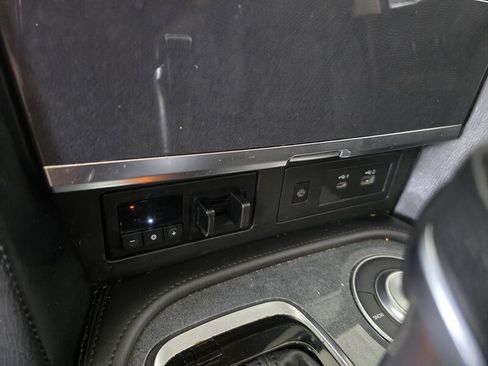Used 2022 Nissan Armada SV RWD image 28