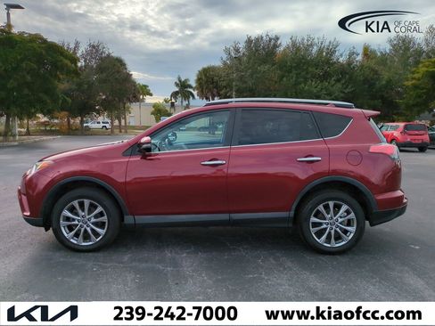 Used 2018 Toyota RAV4 Limited image 8