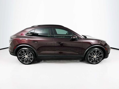 Used 2025 Porsche Macan Electric image 8