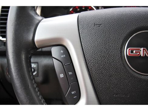 Used 2012 GMC Acadia SLE FWD image 15