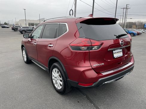 Used 2018 Nissan Rogue SV image 5