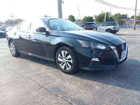 Used 2022 Nissan Altima 2.5 S FWD image 3