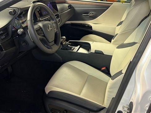 Certified 2024 Lexus ES 300h w/ Premium Package image 24