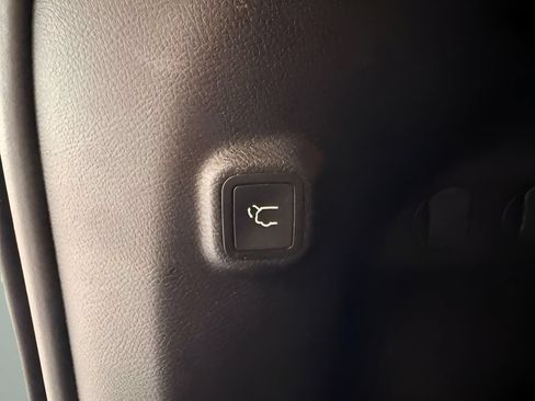 Used 2021 Jeep Cherokee Trailhawk w/ Technology Group AWD/4WD image 10