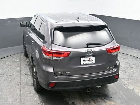 Used 2019 Toyota Highlander XLE image 24