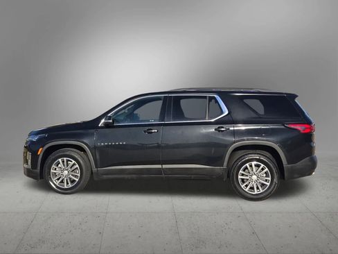 Used 2023 Chevrolet Traverse LT image 3