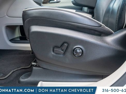 Used 2023 Chrysler Pacifica Limited FWD image 20
