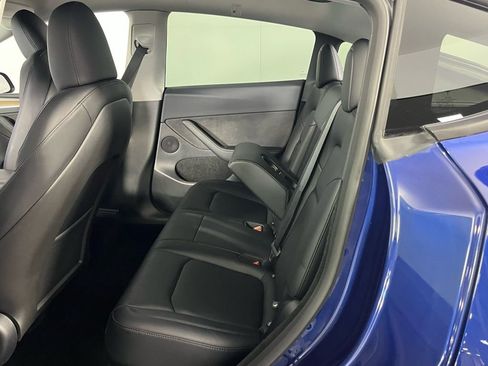 Used 2025 Tesla Model Y Long Range image 22