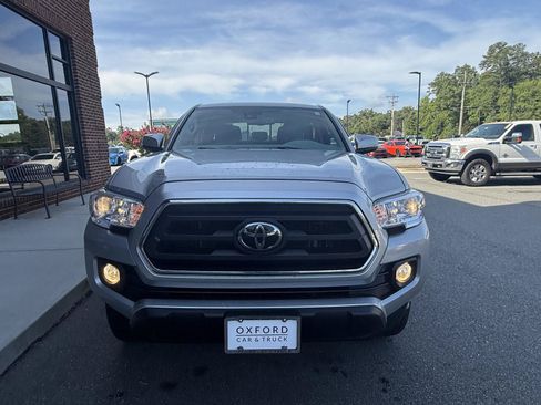Used 2023 Toyota Tacoma SR5 w/ Technology Package AWD/4WD image 9