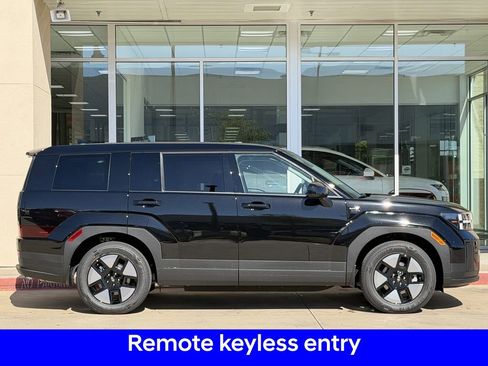 New 2026 Hyundai Santa Fe SE image 3