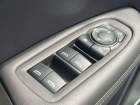 Used 2024 Cadillac XT6 Luxury image 18