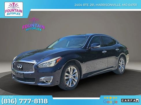 Used 2018 INFINITI Q70 Luxe RWD image 1