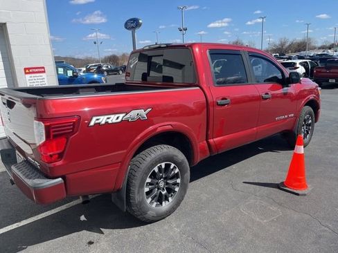 Used 2019 Nissan Titan PRO-4X image 2
