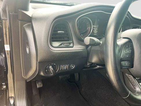 Used 2023 Dodge Challenger SXT RWD image 10