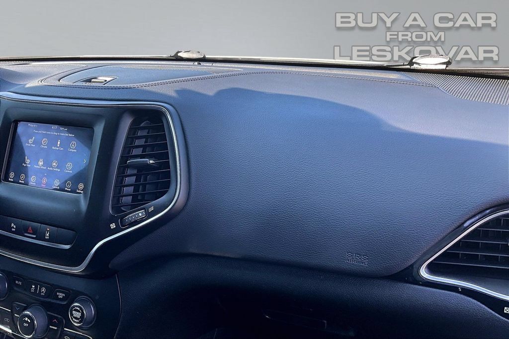 Used 2021 Jeep Cherokee Latitude Plus AWD/4WD image 16