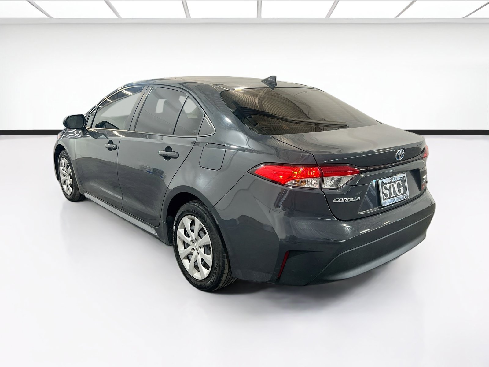 Used 2024 Toyota Corolla LE FWD image 6