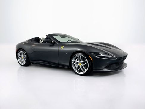 Used 2025 Ferrari Roma Spider RWD image 3