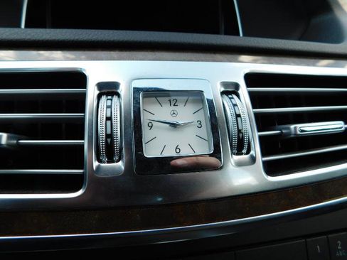 Used 2016 Mercedes-Benz E 350 4MATIC Sedan image 24