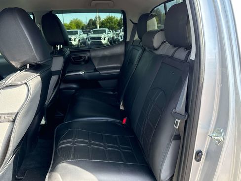 Used 2017 Toyota Tacoma SR5 w/ Tow Package AWD/4WD image 13